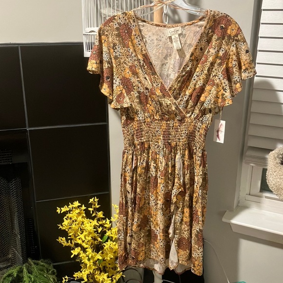 Jessica Simpson Dresses & Skirts - Floral Ruffle Dress